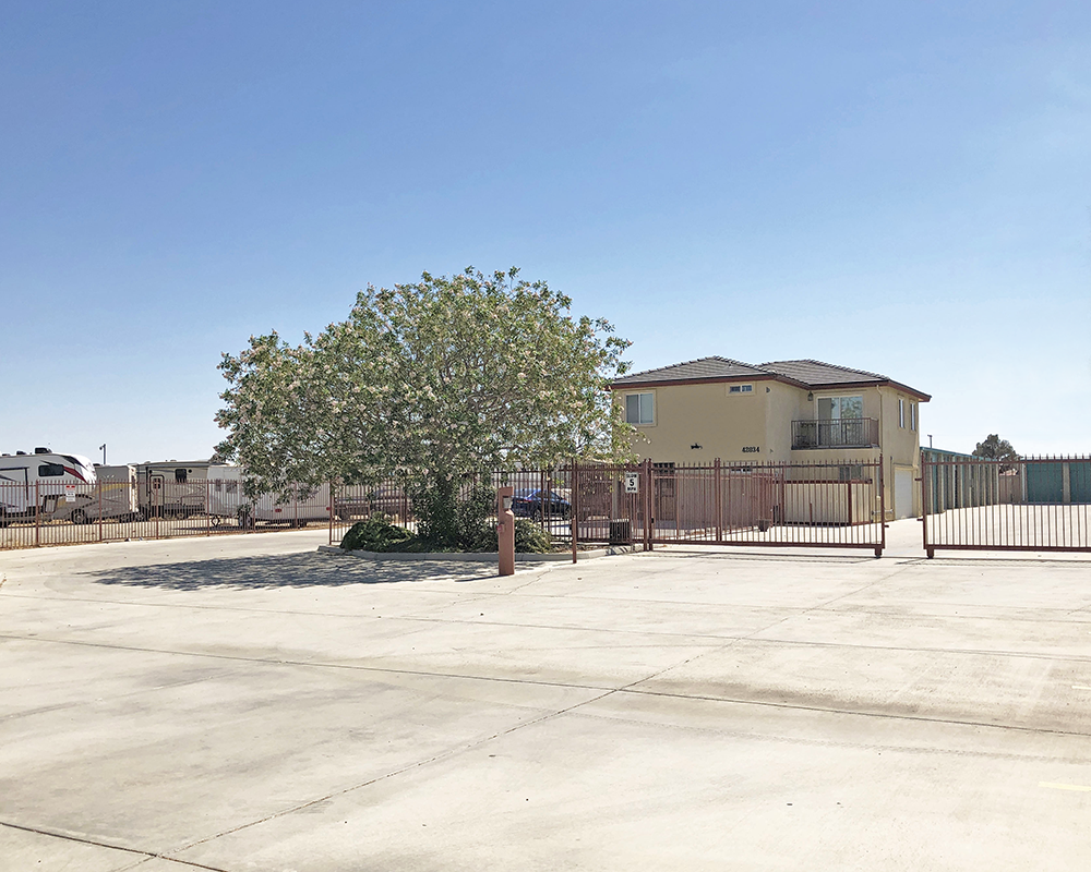 self storage facility lancaster ca